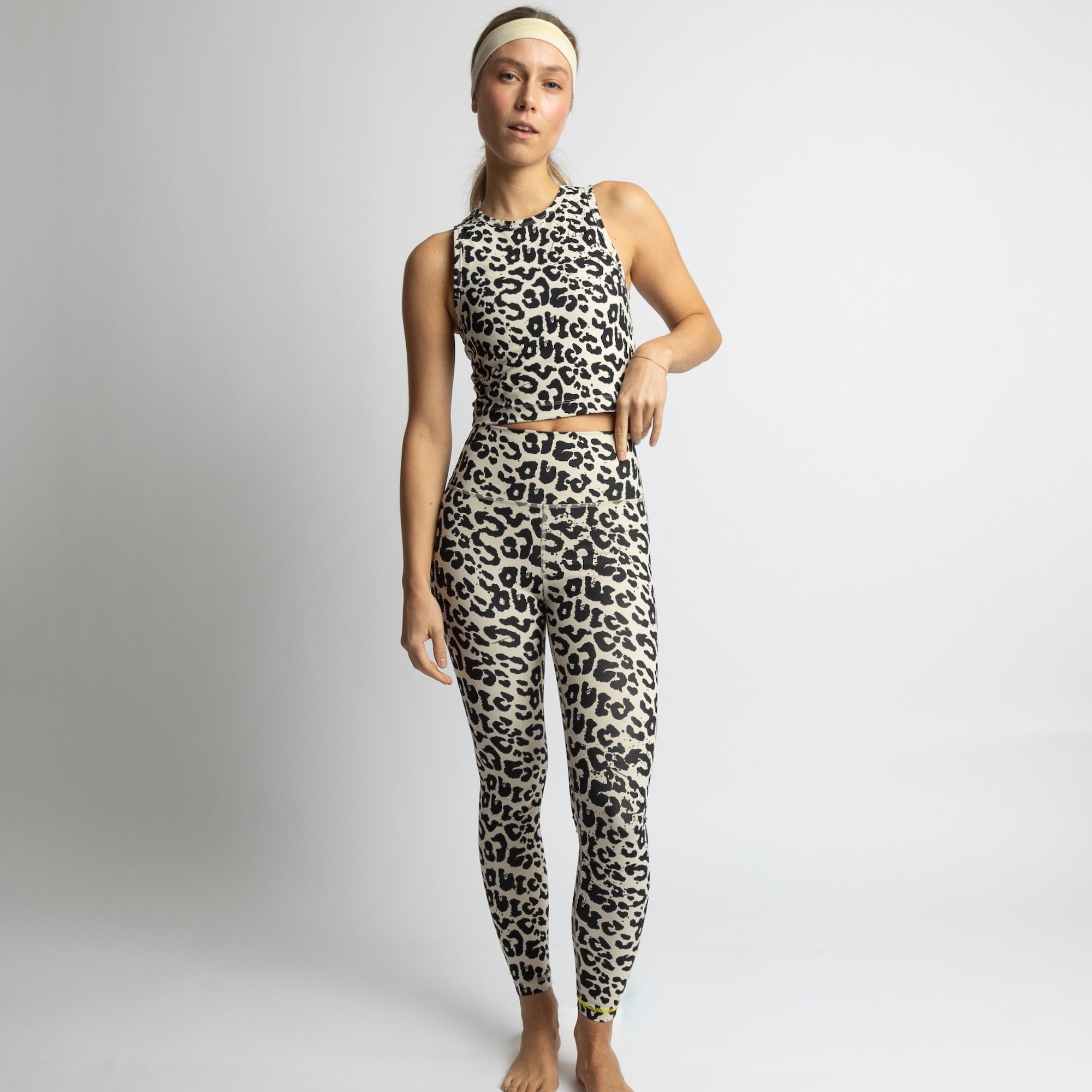 Activewear Leggings leo splashes black/sand - VIVI MARI