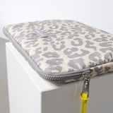 Padded Laptop Sleeve 13"/14" - leo splashes grey/sand - VIVI MARI