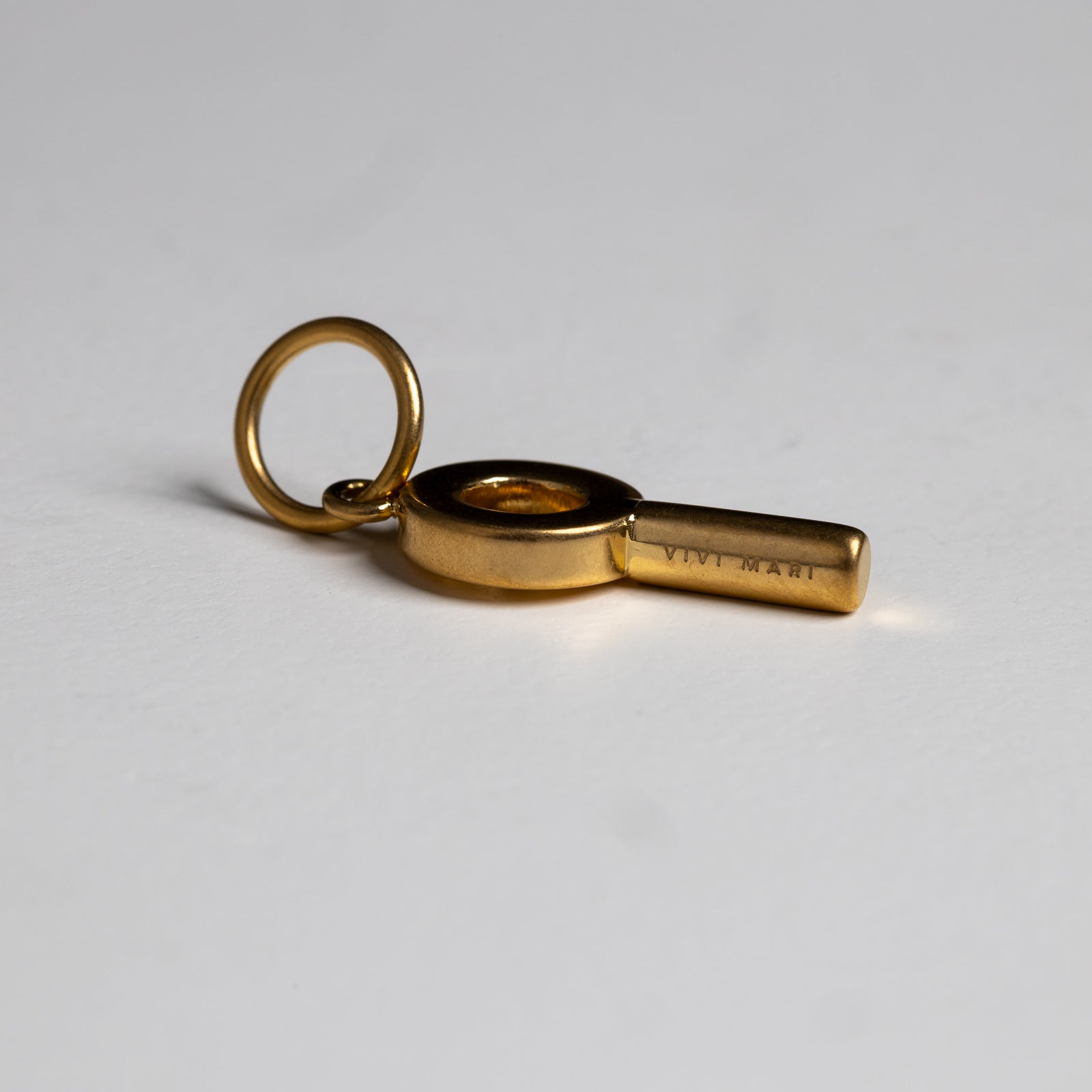 Bond Charm Key - g - VIVI MARI