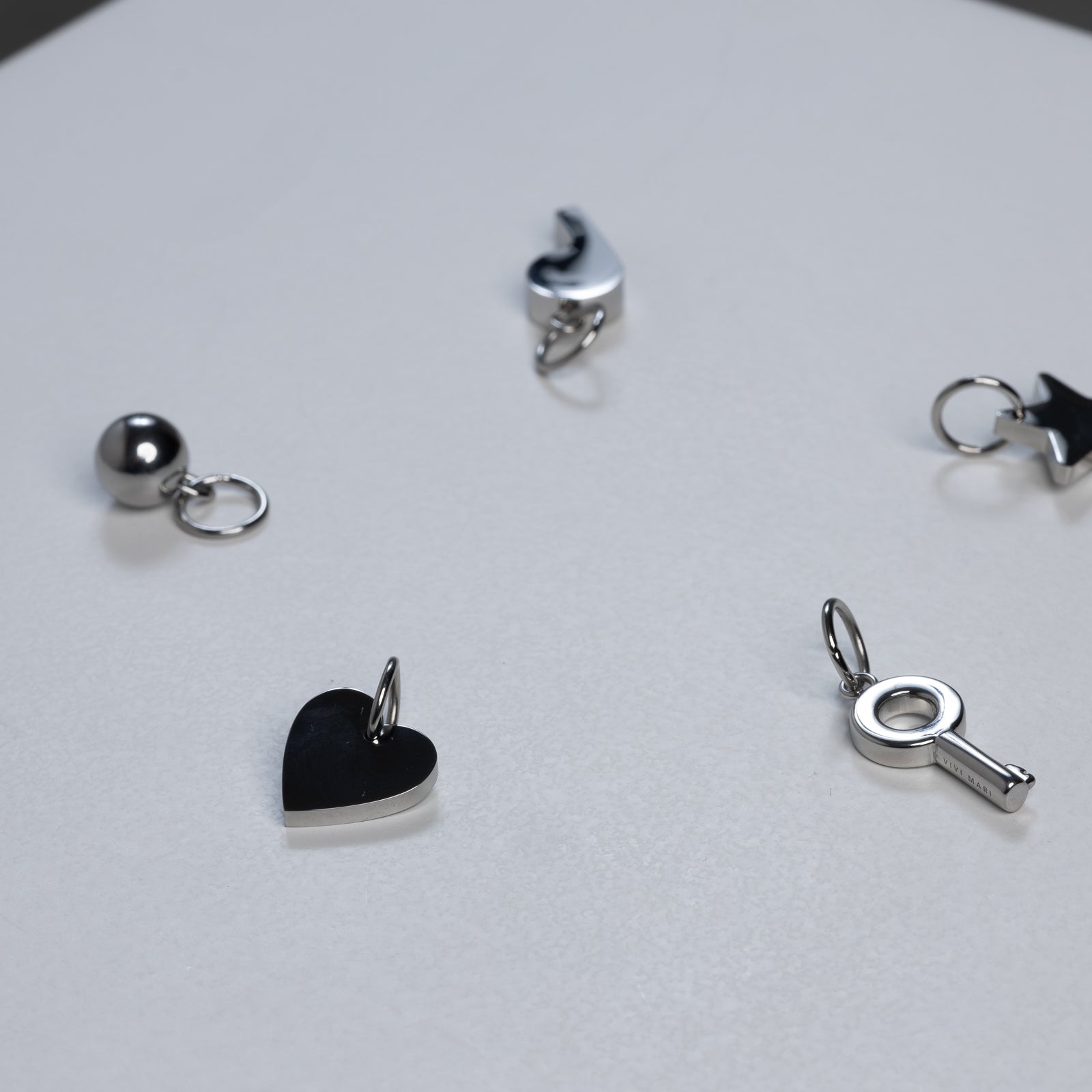 Bond Charm Key - s - VIVI MARI